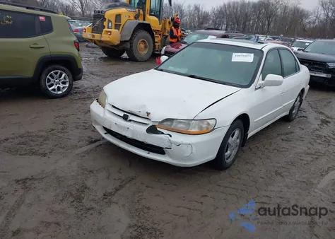 2000 Honda Accord 2.3 Ex from USA, damaged, VIN 1HGCG5650YA112510
